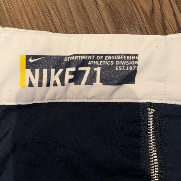 Nike 71  navy and white zip up shorts - Picture 5 of 5